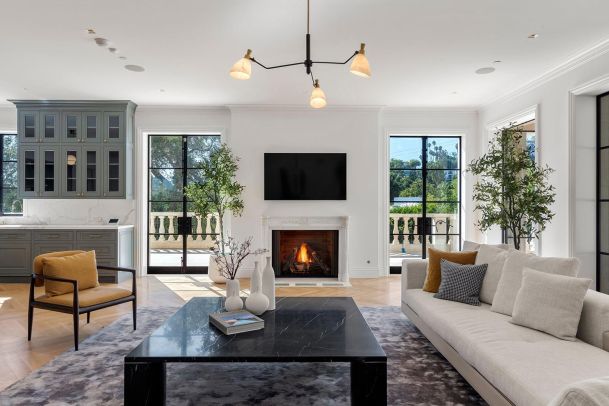 Living Room Smart TV with surround sound system in Los Feliz